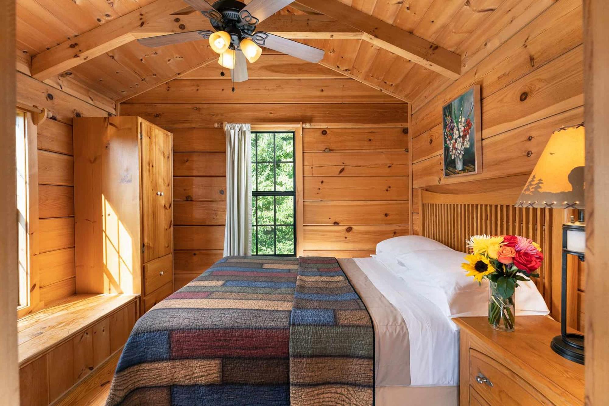 Engadine Inn And Cabins Candler Экстерьер фото